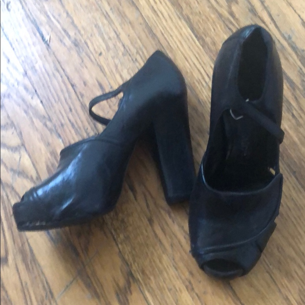 Chloe Hidden platform Heels
